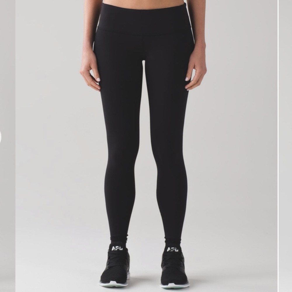 Lululemon low rise Wunder Under tight